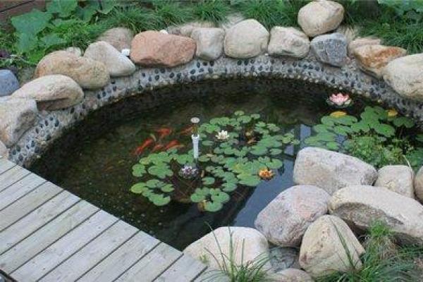 房子门口水池风水