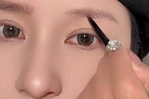 女人眉毛的风水以下眉形的眉毛财运好