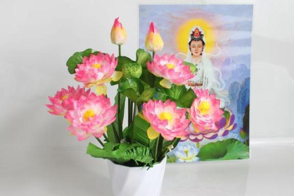 风水寺里摆放假花可以供佛吗