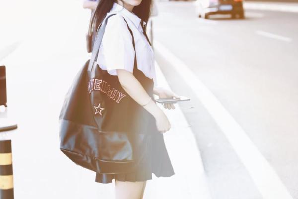 李菲儿八字