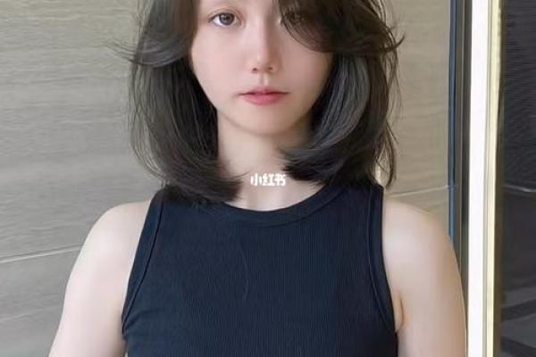 短发八字刘海