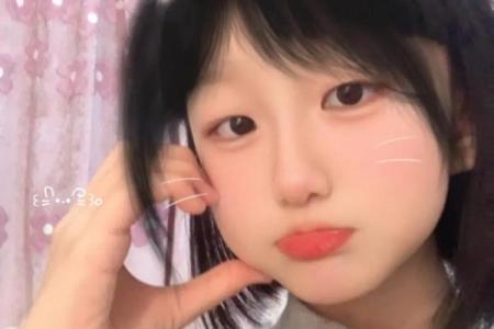 女人八字眼